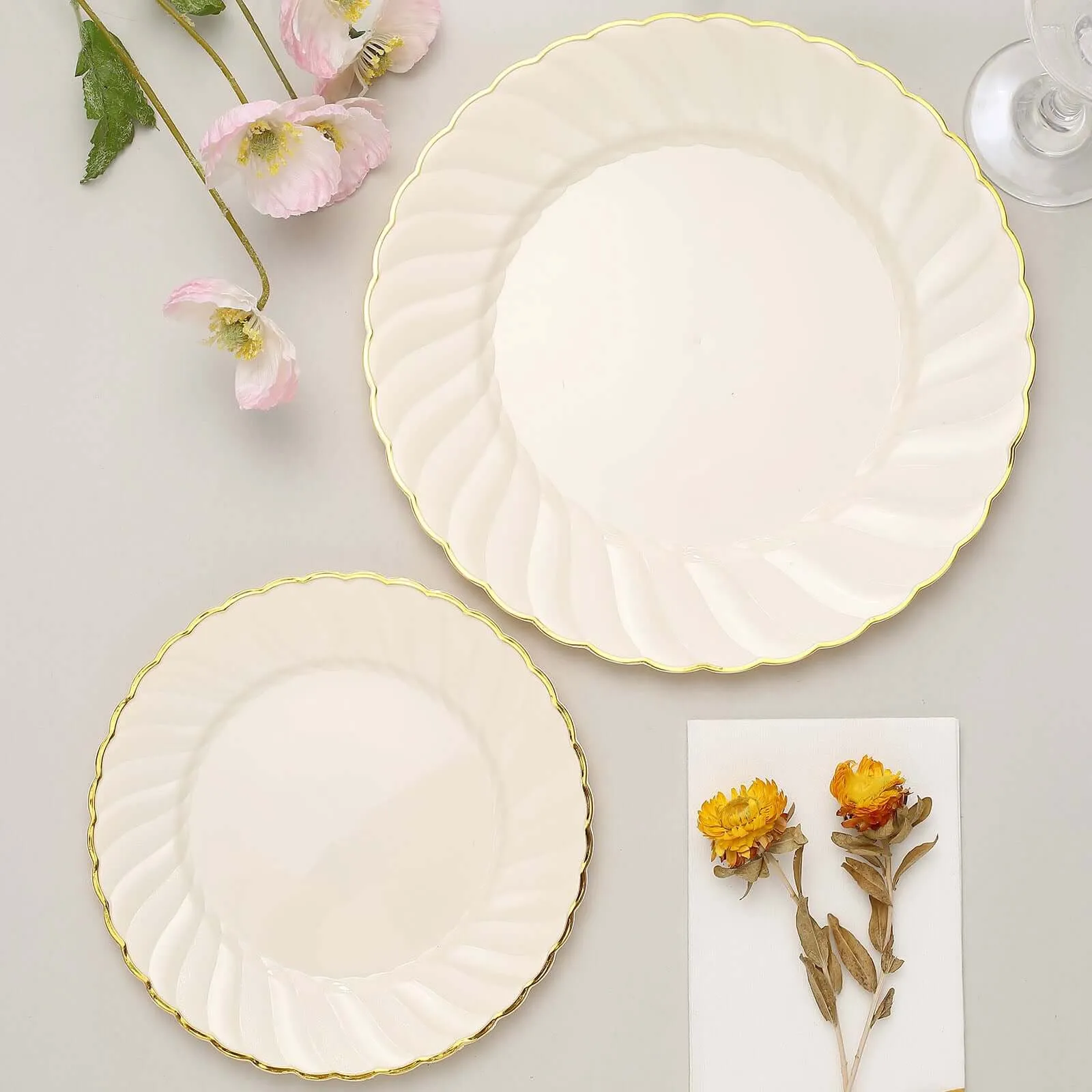 10 Pack Ivory / Gold Flair Rim Plastic Dinner Plates, Round Disposable Party Plates 10"