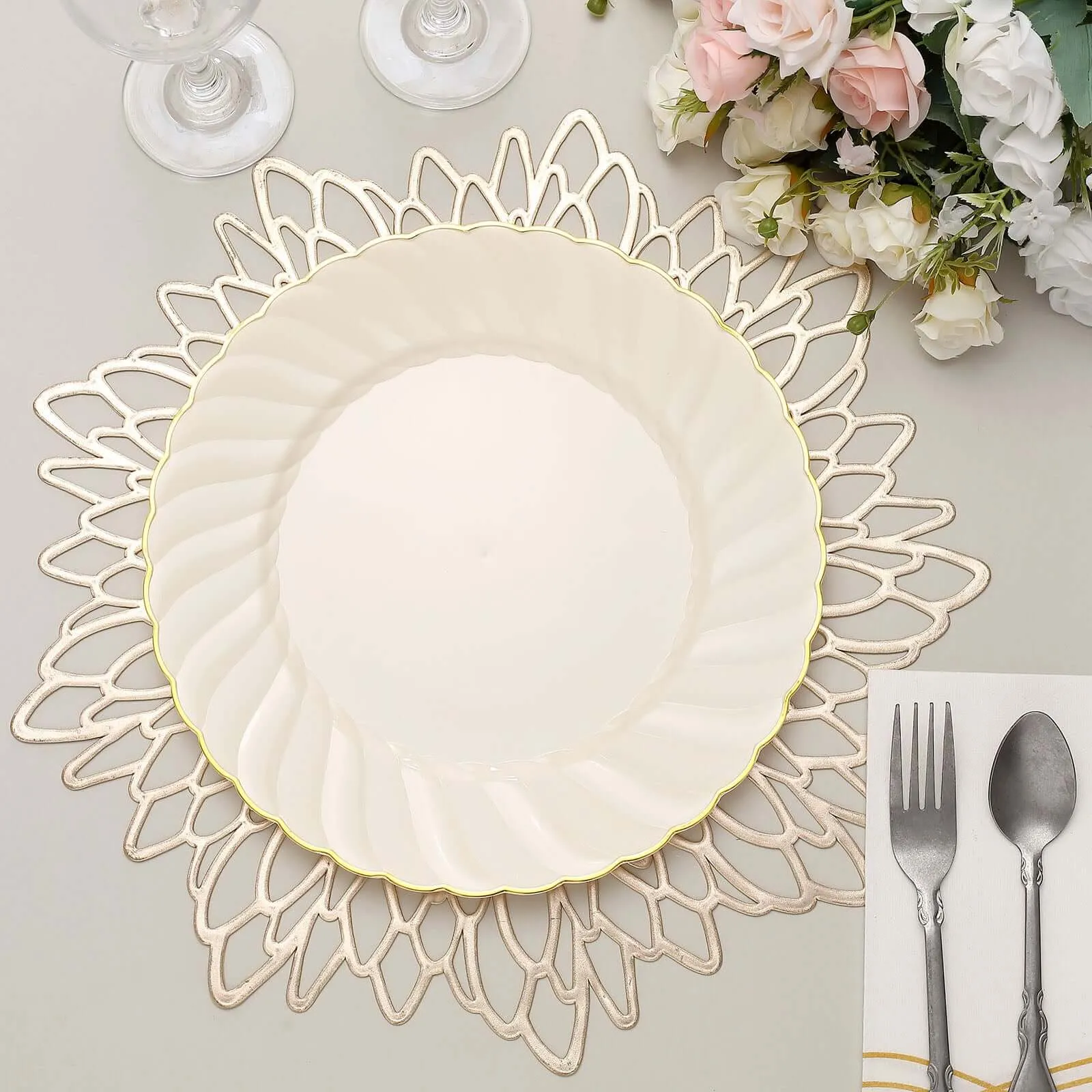 10 Pack Ivory / Gold Flair Rim Plastic Dinner Plates, Round Disposable Party Plates 10"