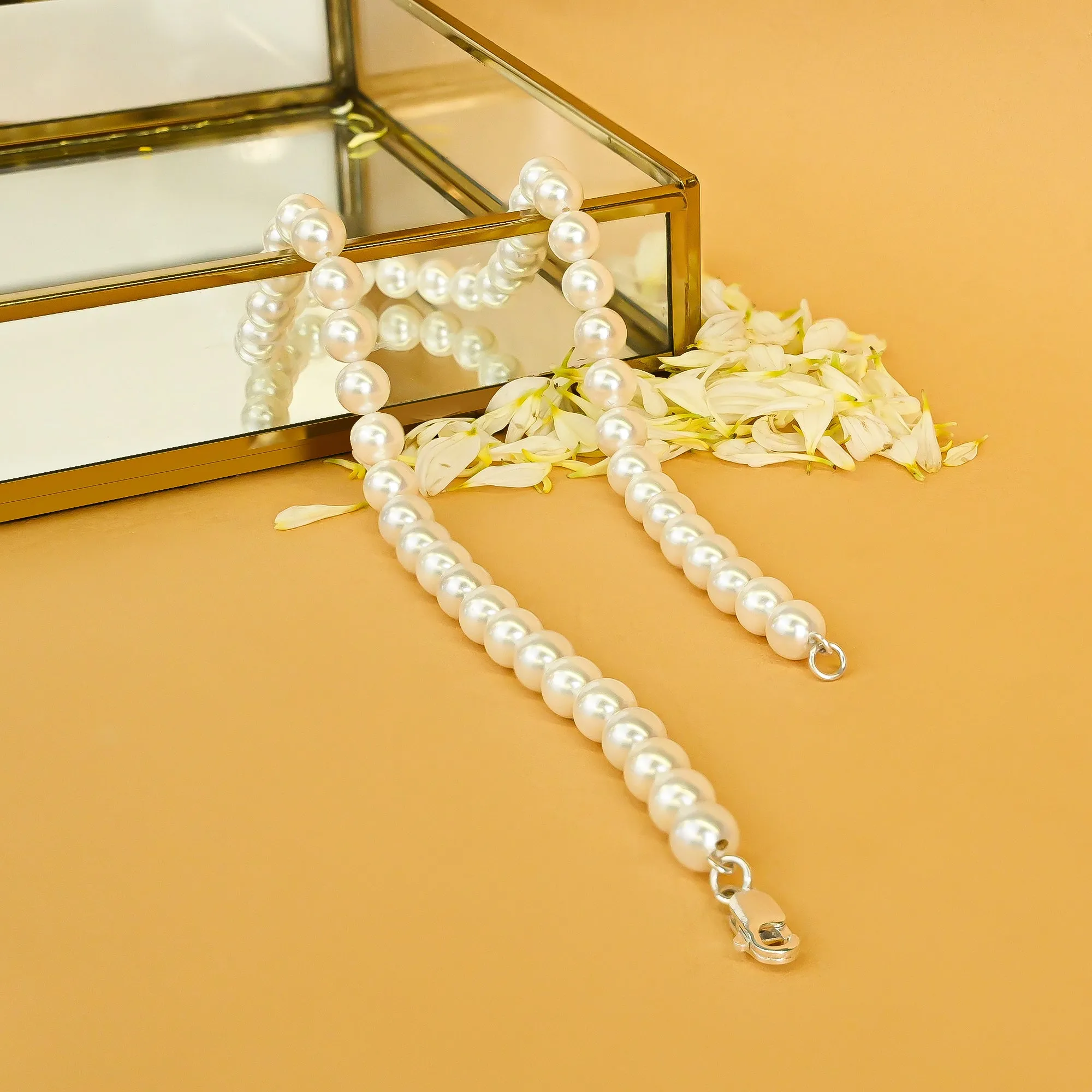 Luxe Pearl Necklace